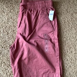 NWT men’s shorts. Size medium 9” hits above knee